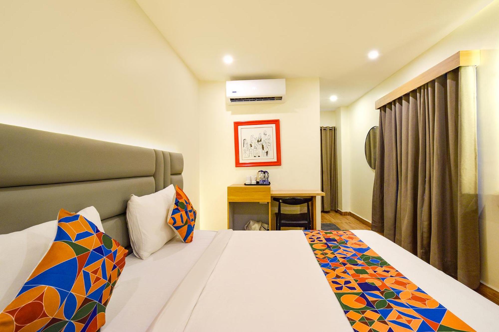 Fabhotel White Ridge - Kondapur Kondapur  エクステリア 写真