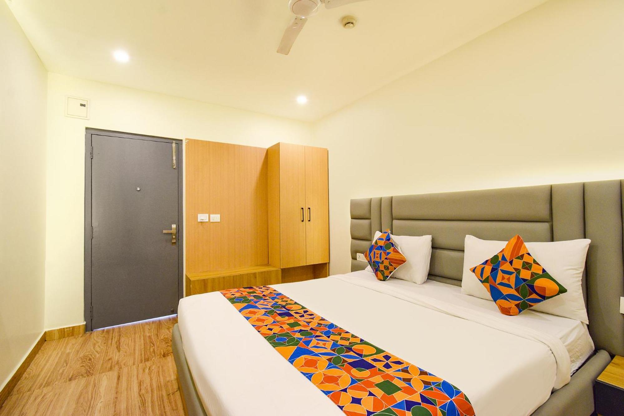 Fabhotel White Ridge - Kondapur Kondapur  エクステリア 写真
